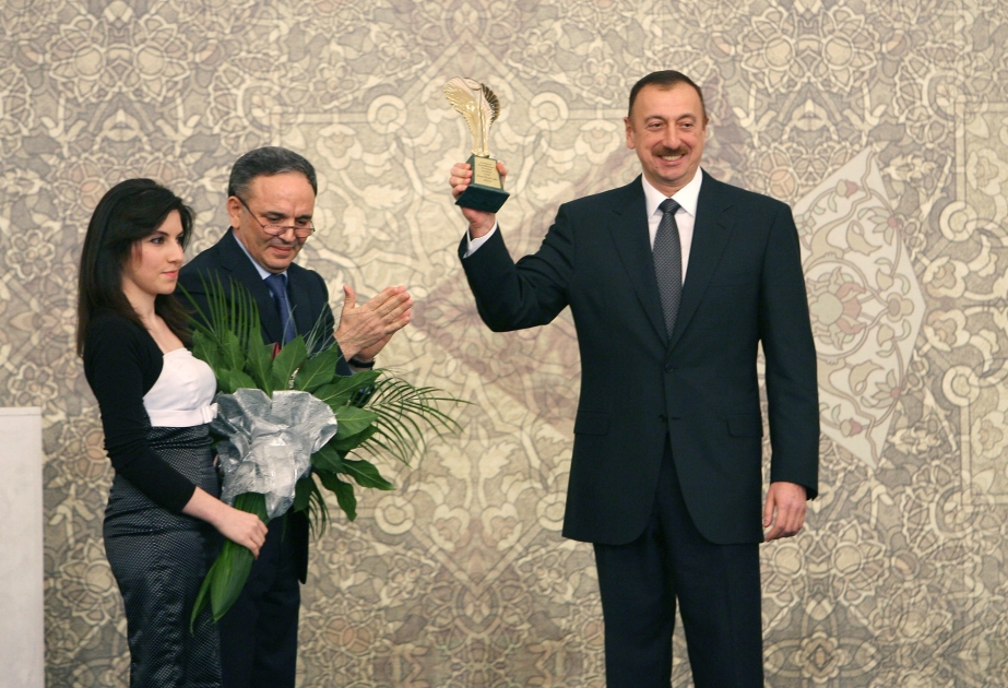 Prezident İlham Əliyevə “Jurnalistlərin dostu” mükafatı təqdim olunmuşdur
