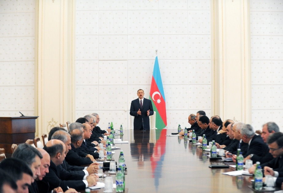 Azərbaycan Prezidenti İlham Əliyevin sədrliyi ilə Nazirlər Kabinetinin 2010-cu ilin doqquz ayının sosial-iqtisadi inkişafının yekunlarına həsr olunmuş iclası keçirilmişdir