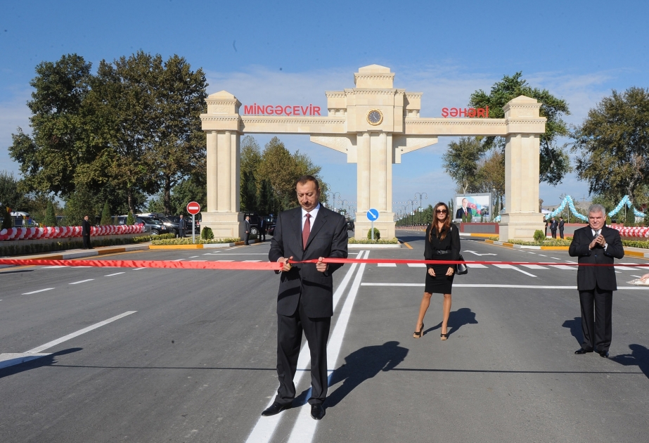 Prezident İlham Əliyev yenidən qurulmuş Mingəçevir-Xaldan yolunun açılışında iştirak etmişdir