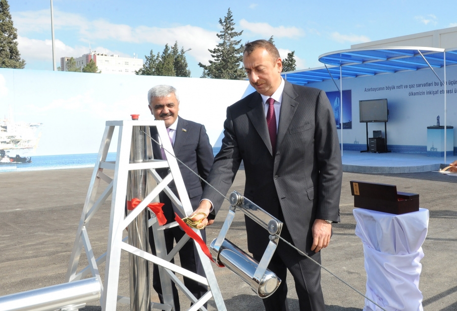 Prezident İlham Əliyev Dövlət Neft Şirkətinin yeni inzibati binasının təməlqoyma mərasimində iştirak etmişdir