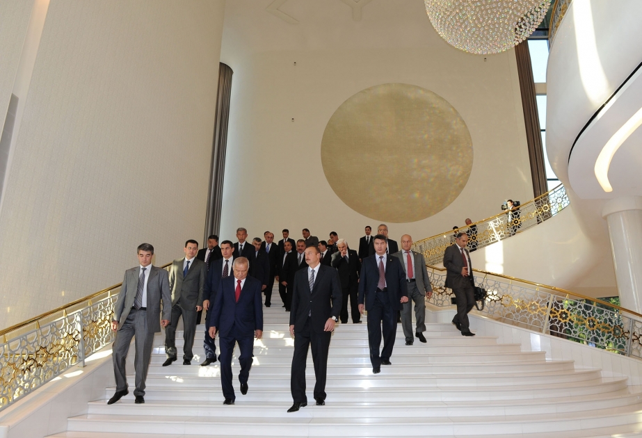 FORUMLAR SARAYI İLƏ TANIŞLIQ