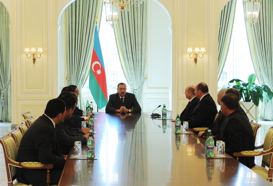 PREZİDENT İLHAM ƏLİYEV MDB ÖLKƏLƏRİNİN KƏŞFİYYAT XİDMƏTLƏRİ VƏ TƏHLÜKƏSİZLİK ORQANLARI RƏHBƏRLƏRİ MÜŞAVİRƏSİNİN BAKIDA KEÇİRİLƏN XI İCLASINDA İŞTİRAK EDƏN NÜMAYƏNDƏ HEYƏTLƏRİNİN RƏHBƏRLƏRİNİ QƏBUL ETMİŞDİR