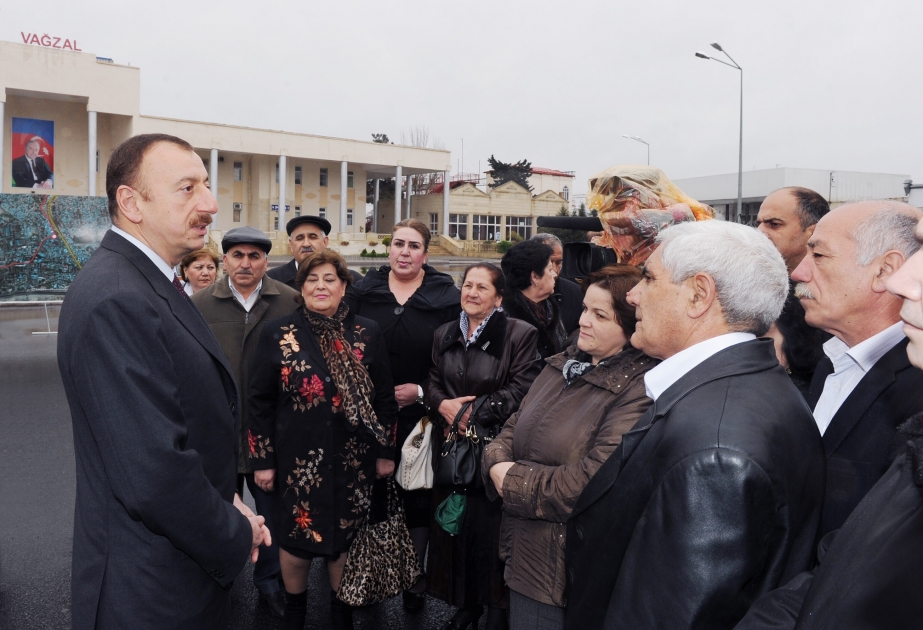 Azərbaycan Prezidenti İlham Əliyev şəhərətrafı qəsəbələrin sosial-iqtisadi inkişafı ilə bağlı Sabunçu qəsəbəsində görülən işlərlə tanış olmuşdur