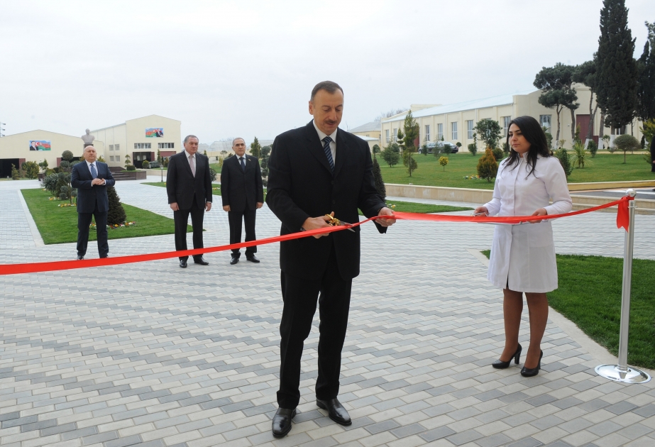 Azərbaycan Prezidenti İlham Əliyev Müdafiə Sənayesi Nazirliyinin “Cihaz” İstehsalat Birliyi Bakı cihazqayırma zavodunun yenidənqurmadan sonra açılışında iştirak etmişdir
