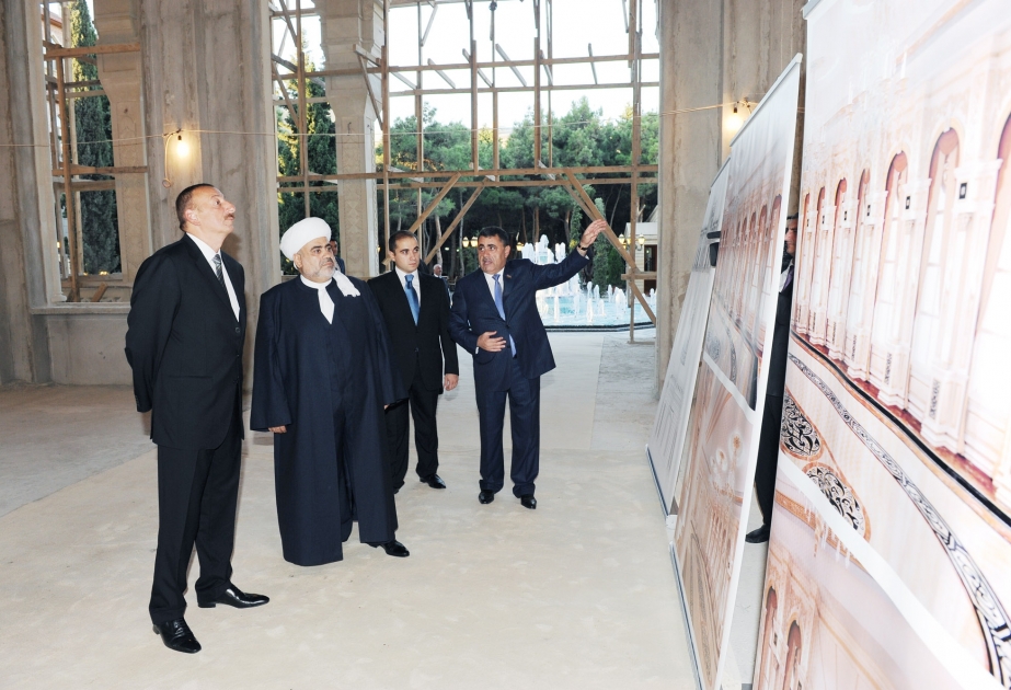 Şeyxülislam müqəddəs Ramazan ayı münasibətilə iftar süfrəsi açmışdır Azərbaycan Prezidenti İlham Əliyev iftar mərasimində iştirak etmişdir