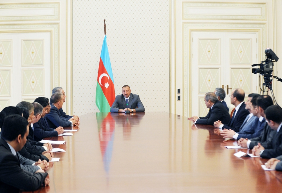 Prezident İlham Əliyev müqəddəs Ramazan ayı münasibətilə müsəlman ölkələrinin Azərbaycandakı səfirlərini və diplomatik nümayəndəliklərinin rəhbərlərini qəbul etmişdir
