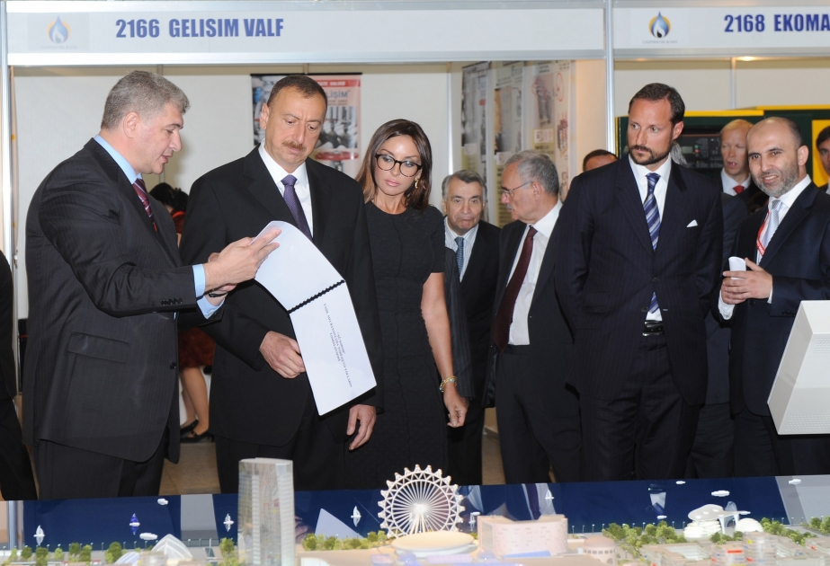 Bakıda XVIII Beynəlxalq Xəzər neft, qaz, neft emalı, neft kimyası sərgi və konfransı işə başlamışdır Azərbaycan Prezidenti İlham Əliyev açılış mərasimində iştirak etmişdir