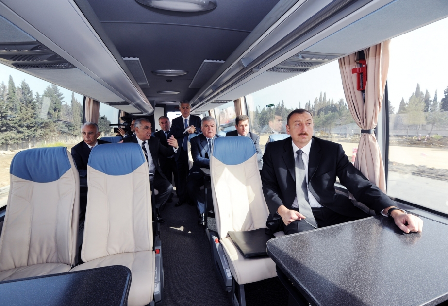 Azərbaycan Prezidenti İlham Əliyev Heydər Əliyev Beynəlxalq Aeroportu, Mərdəkan, Bilgəh qəsəbələri və paytaxt istiqamətində yeni yol infrastrukturunun genişləndirilməsi işlərinin gedişi ilə tanış olmuşdur