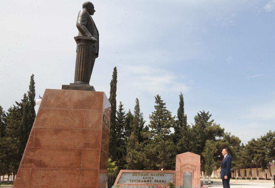 İmişlidə ümummilli lider Heydər Əliyevin abidəsini ziyarət