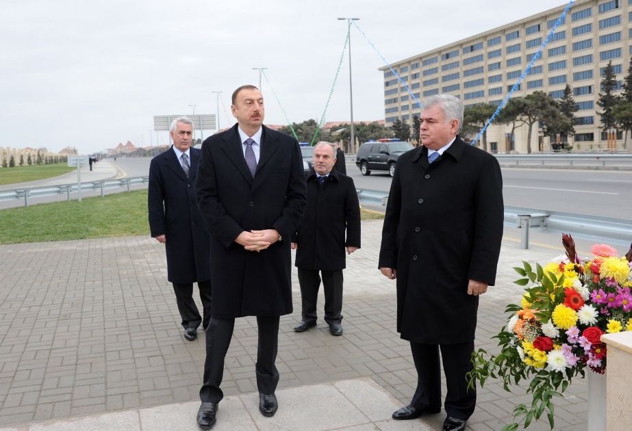 Prezident İlham Əliyev Buzovna qovşağı tunel və yol ötürücüsünün açılışında iştirak etmişdir