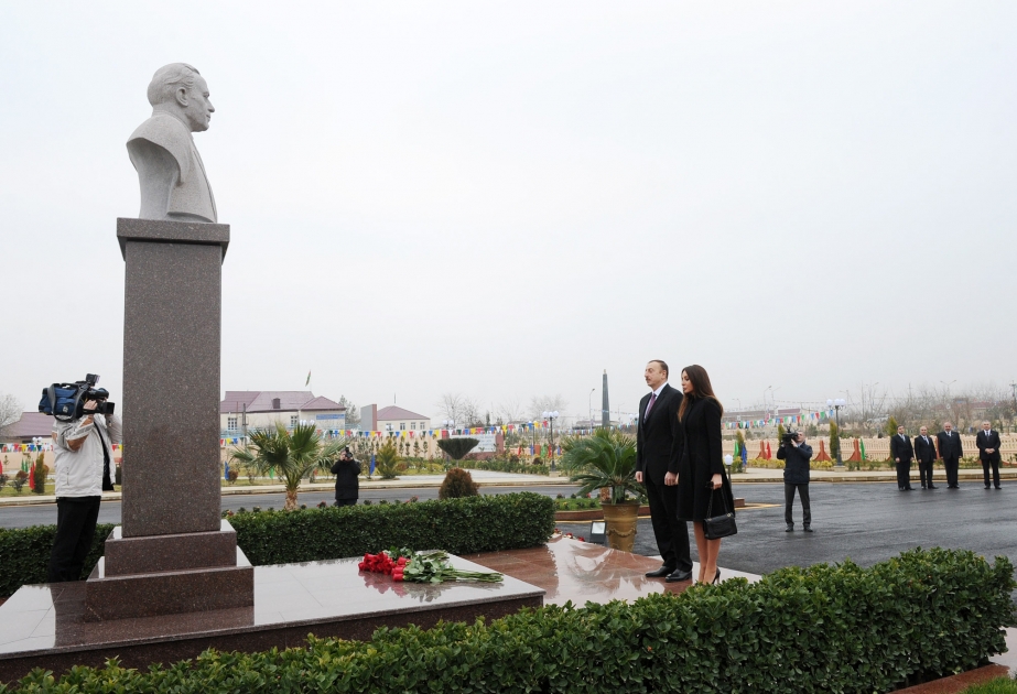 Prezident İlham Əliyev Ağcabədi rayonunun Taxtakörpü ərazisində Laçın rayonundan olan 552 məcburi köçkün ailəsi üçün salınan yeni yaşayış qəsəbəsinin açılışında iştirak etmişdir