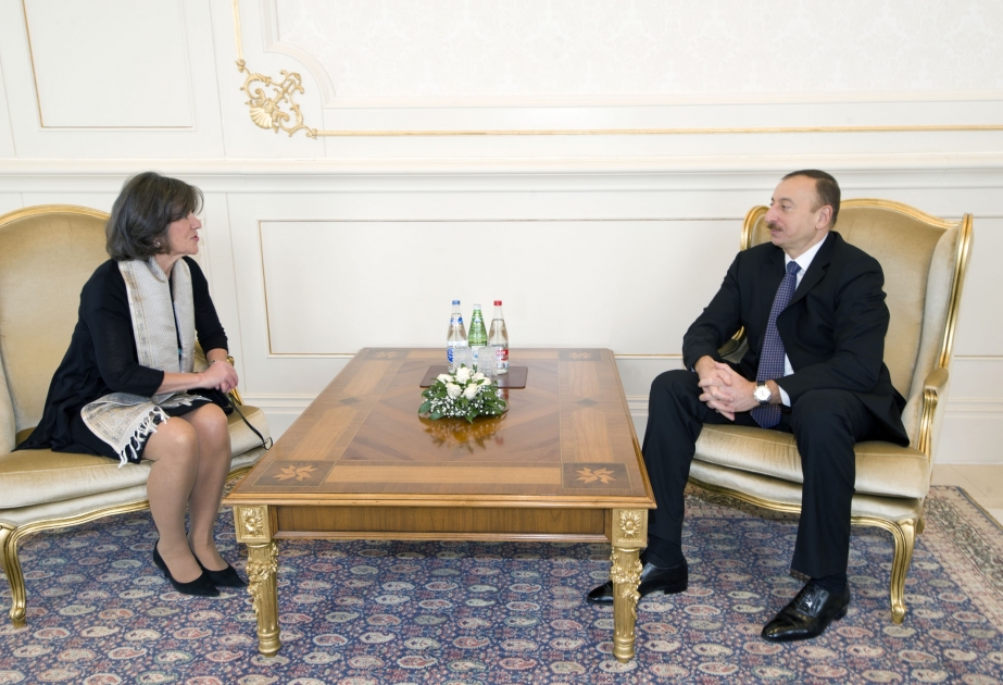 Prezident İlham Əliyev Portuqaliyanın Azərbaycandakı səfiri xanım Luisa Bastos de Almeidanın etimadnaməsini qəbul etmişdir