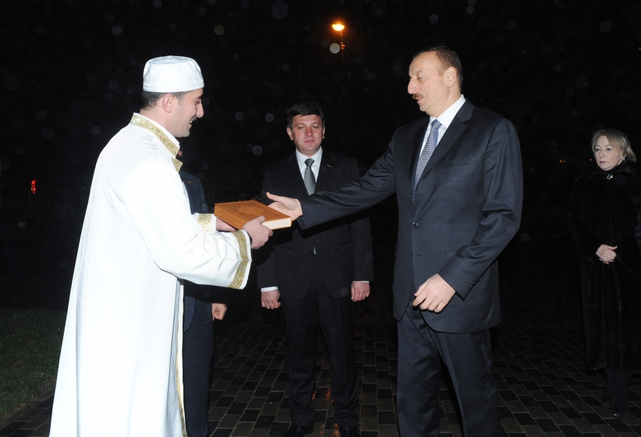 Prezident İlham Əliyev Qəbələ şəhər məscidinin yeni binasının tikinti işləri ilə tanış olmuşdur