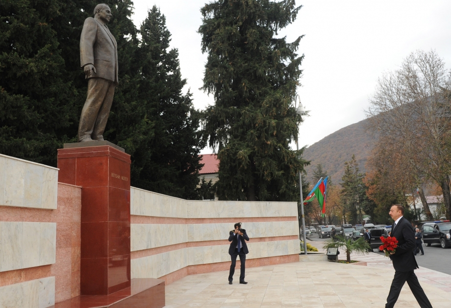 Azərbaycan Prezidenti İlham Əliyevin respublikanın şimal-qərb bölgəsinə səfəri Qaxda ümummilli lider Heydər Əliyevin abidəsini ziyarət