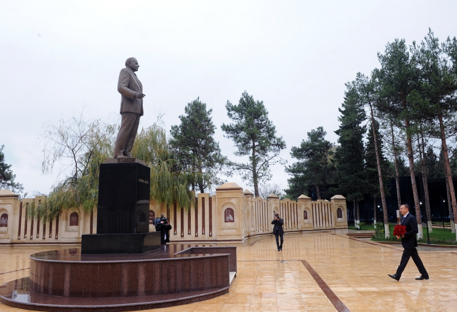 Azərbaycan Prezidenti İlham Əliyevin Ağdaş, Ucar və Ağsu rayonlarına səfəri  Ağdaşda ulu öndər Heydər Əliyevin abidəsini ziyarət
