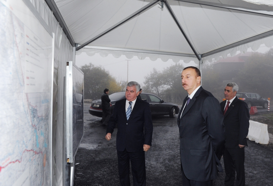 Prezident İlham Əliyev Bakı-Şamaxı-Yevlax avtomobil yolunun Muğanlı-Yevlax hissəsinin əsaslı şəkildə yenidən qurulması ilə bağlı görülən işlərlə tanış olmuşdur