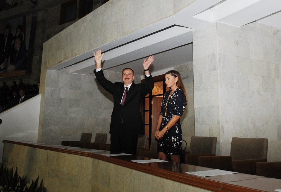 Bakıda keçirilən boks üzrə XVI dünya çempionatı başa çatmışdır  Prezident İlham Əliyev çempionatın final mərhələsinin qarşılaşmalarını izləmişdir