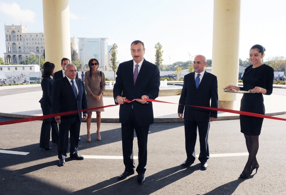Bakıda “Hilton Baku” otel kompleksinin açılışı olmuşdur Prezident İlham Əliyev açılış mərasimində iştirak etmişdir