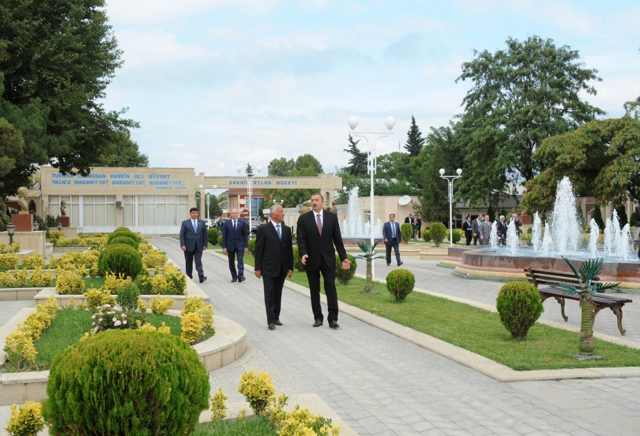 Prezident İlham Əliyev Şəxsiyyətlər Muzeyində görülmüş işləri yüksək qiymətləndirmişdir