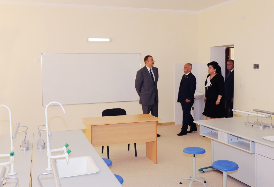 Azərbaycan Prezidenti İlham Əliyev Sabunçu, Nizami, Suraxanı, Nəsimi və Qaradağ rayonlarında orta ümumtəhsil məktəblərinin əsaslı təmir və yenidənqurmadan sonrakı vəziyyəti ilə tanış olmuşdur