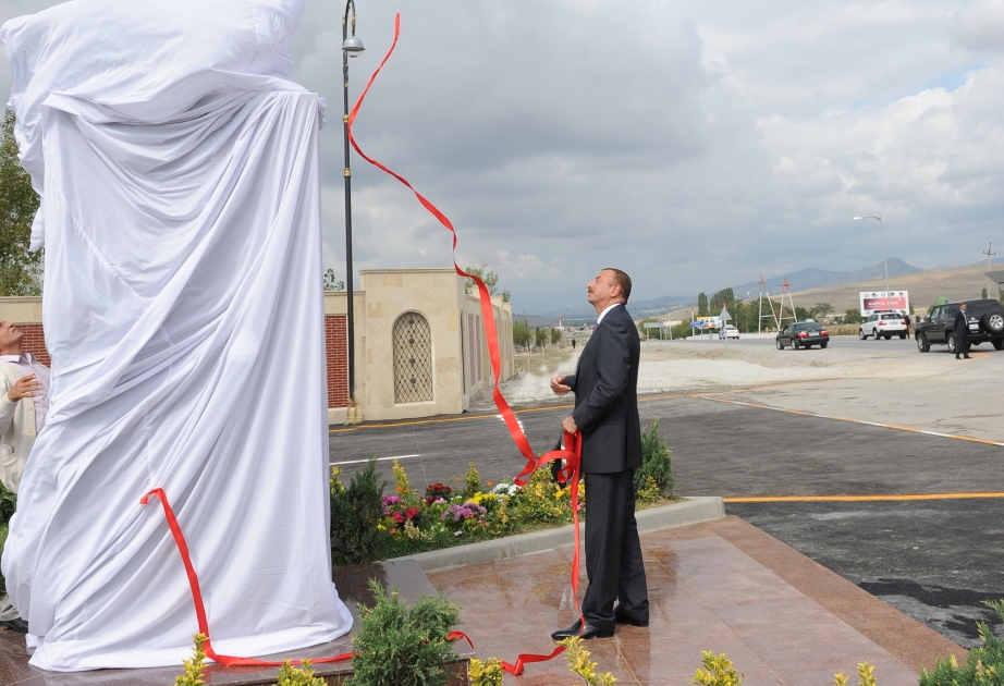 Prezident İlham Əliyev Şamaxının Sabir qəsəbəsində böyük şairin abidəsinin açılışında iştirak etmişdir