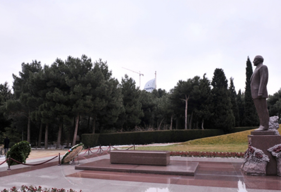 Le ministre biélorusse de l’Economie a visité la tombe d’Heydar Aliyev, dirigeant historique et l’Allée des Martyrs