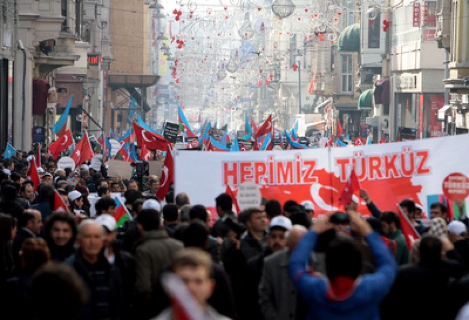 На площади Таксим в Стамбуле состоялось многолюдное шествие–митинг по случаю 20-й годовщины Ходжалинского геноцида