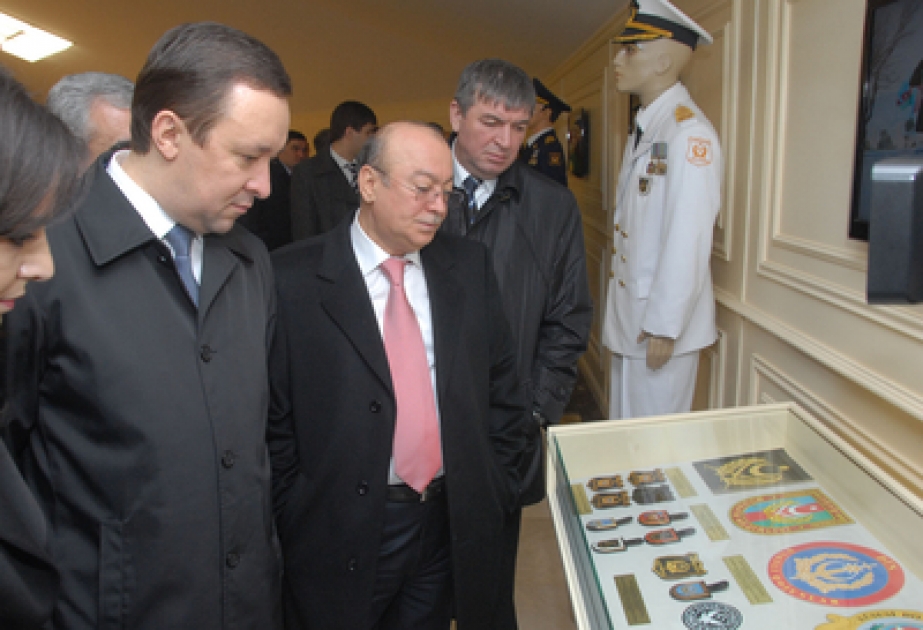 Le Premier ministre de la République du Tatarstan de la Fédération de Russie, Ildar Khalikhov a visité le 5 mars la Place du Drapeau National