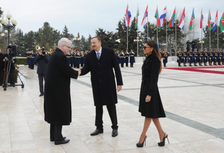 La cérémonie d’accueil officiel du Président de la République de Croatie Ivo Josipovic