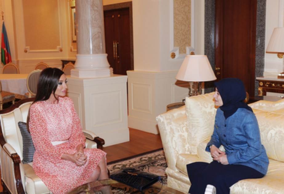 La Première Dame de l’Azerbaïdjan a rencontré l’épouse du Ministre turc des affaires étrangères