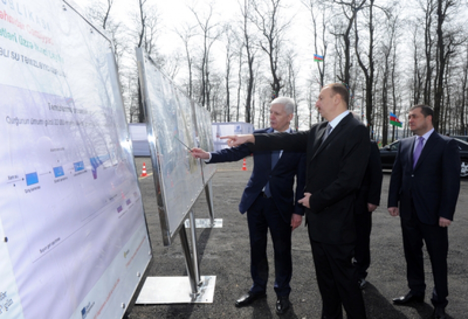 Le Président Ilham Aliyev a participé à la cérémonie de la pose de la première pierre du système de distribution d’eau et de canalisation