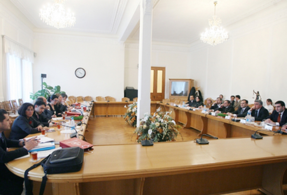 Une rencontre s’est tenue avec les experts de l’ONU à la Cour constitutionnelle de la République d’Azerbaïdjan