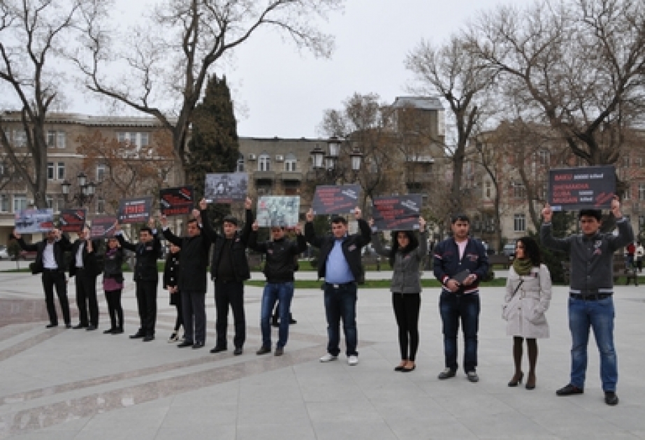 Gənclər 31 Mart - Azərbaycanlıların Soyqırımı Gününü sükutla yad etmişlər
