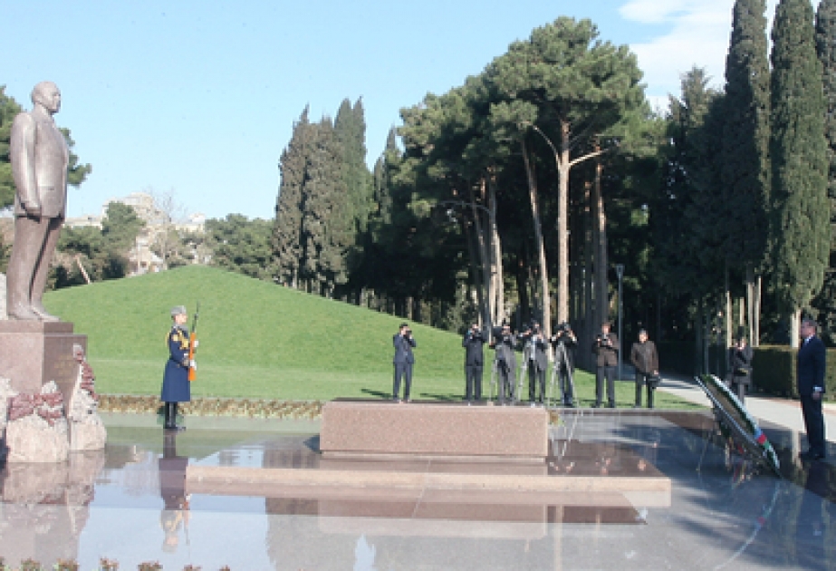 Hommage au leader national Heydar Aliyev et aux martyrs