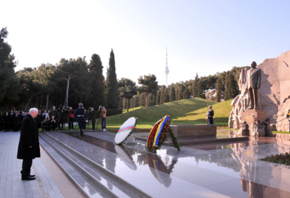 Le Premier ministre ukrainien a visité la tombe d’Heydar Aliyev, dirigeant historique et l’Allée des Martyrs