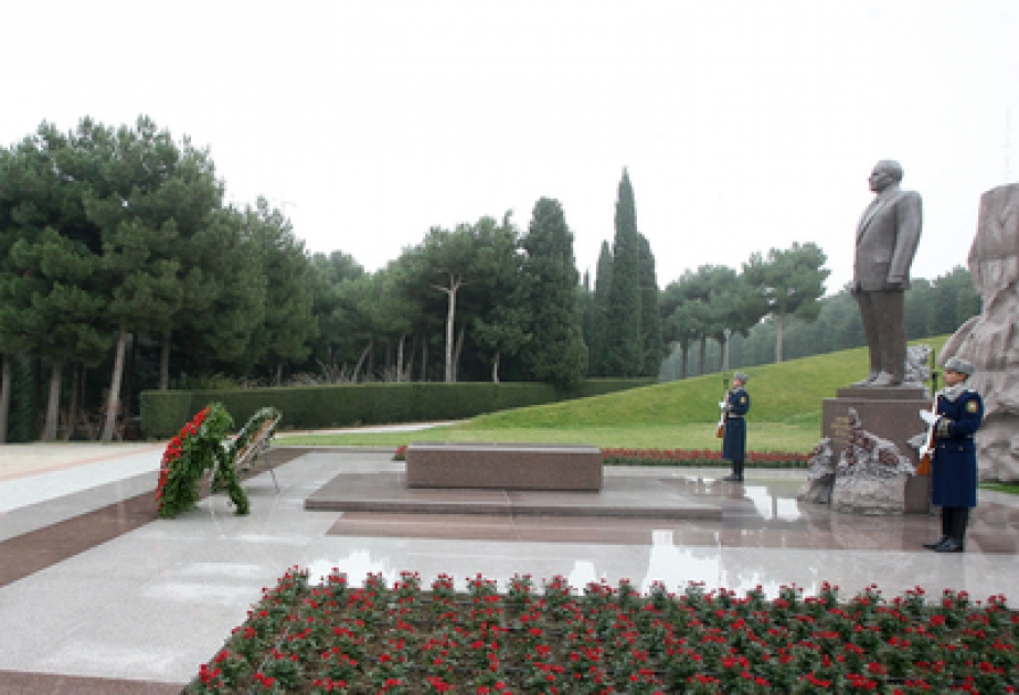 Hommage au leader national Heydar Aliyev et aux martyrs
