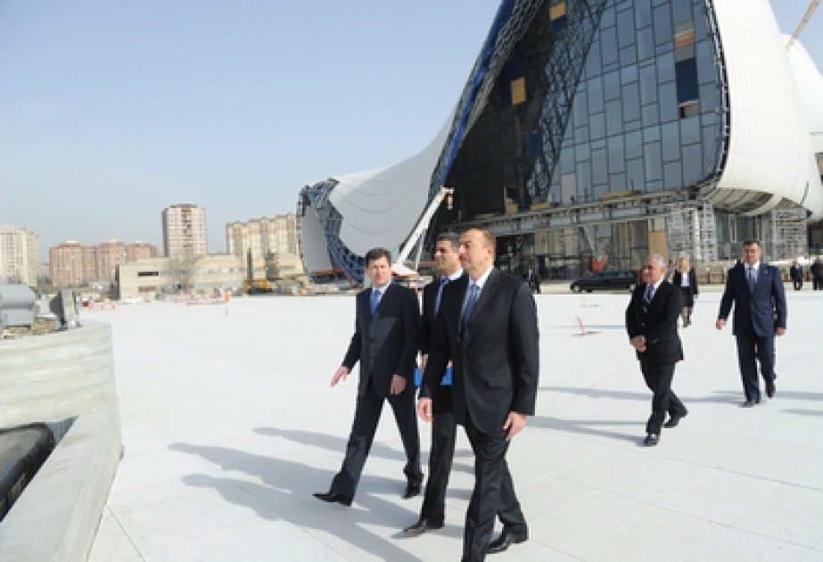Le Président azerbaïdjanais Ilham Aliyev a inspecté le chantier de construction du Centre Heydar Aliyev