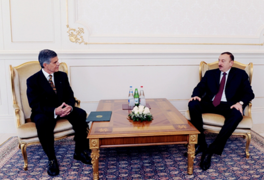 Le Président Ilham Aliyev a reçu les lettres de créance de nouvel ambassadeur du Brésil Sergio De Souza Fontes Arruda