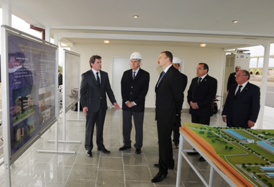 Le Président Ilham Aliyev a visité le chantier de construction de l’usine de ciment de Gazakh