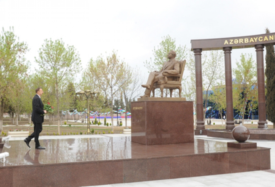 Le Président Ilham Aliyev a visité le monument du leader national Heydar Aliyev à Aghstafa