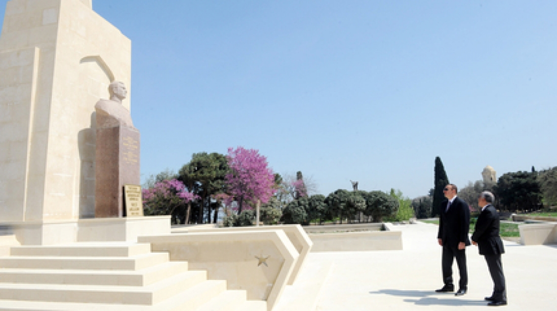 Le Président Ilham Aliyev a inspecté les travaux effectués dans le domaine de la reconstruction du monument du général Hazi Aslanov, du funiculaire de Bakou, de la construction du Musée d’Indépendance au Dagustu Parc et de l’élargissement du Parc national maritime
