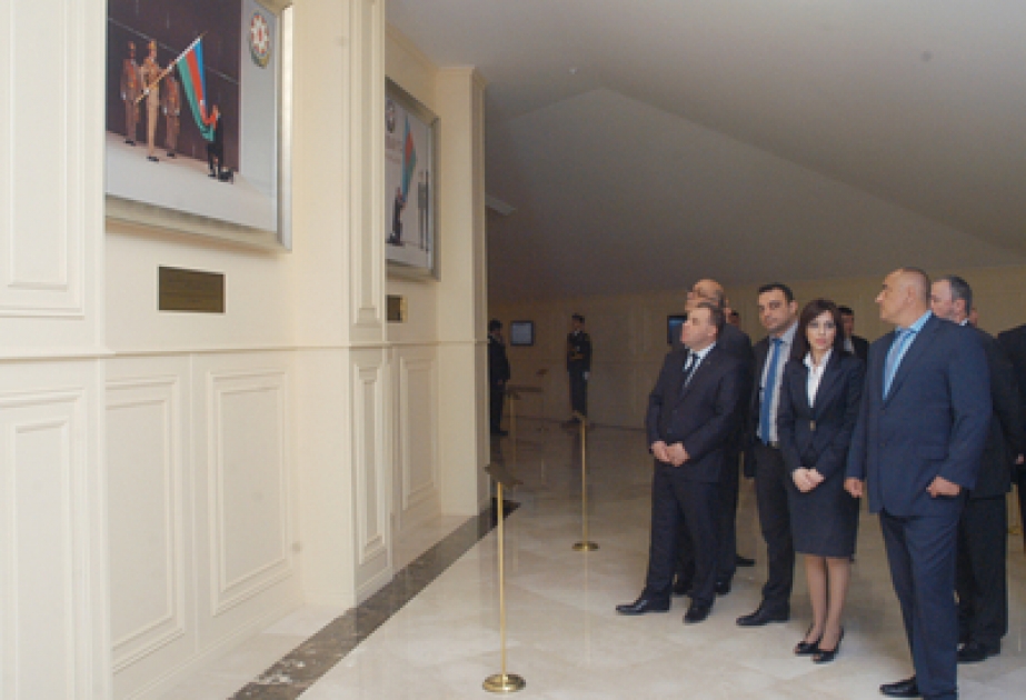 La visite officielle du Premier ministre bulgare à la place du Drapeau