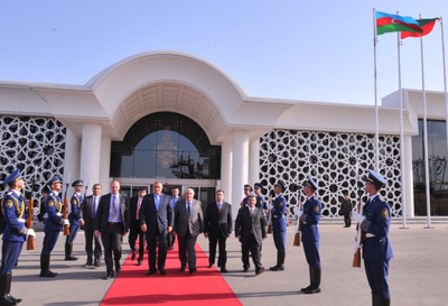 La visite du Premier ministre bulgare en Azerbaïdjan a pris fin