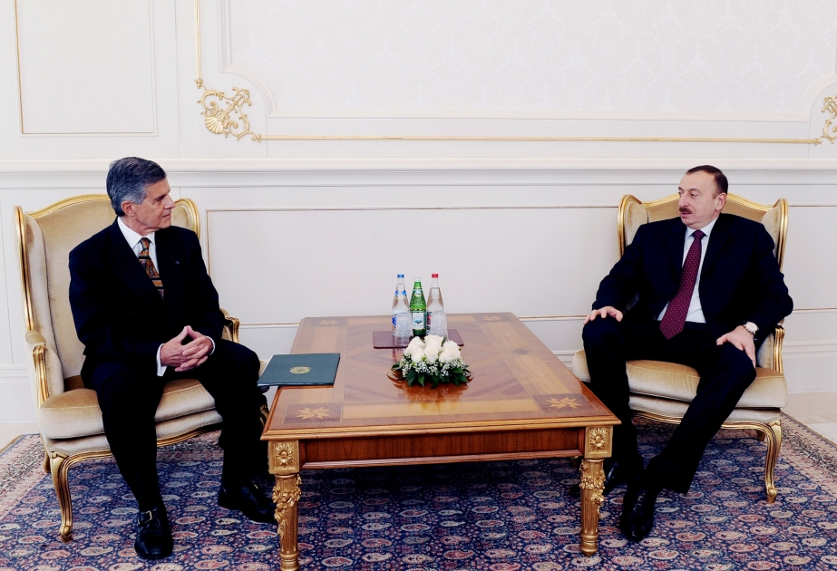 Prezident İlham Əliyev Braziliyanın Azərbaycanda yeni təyin olunmuş səfiri Sergio de Souza Fontes Arrudanın etimadnaməsini qəbul etmişdir
