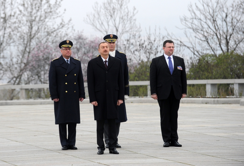 Azərbaycan Prezidenti İlham Əliyev Praqanın Vitkov Milli Memorialını ziyarət etmişdir