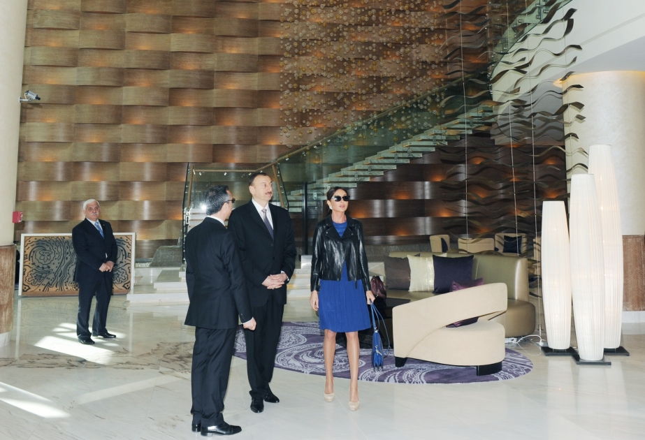Bakıda beşulduzlu “JW Marriott Absheron” oteli açılmışdır Azərbaycan Prezidenti İlham Əliyev açılış mərasimində iştirak etmişdir