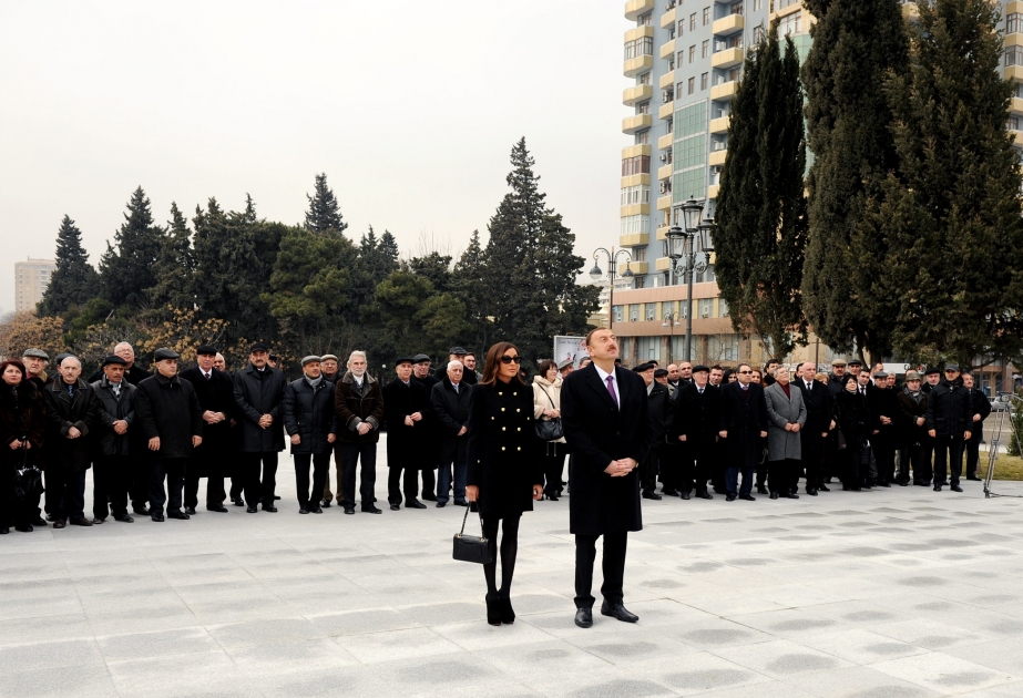 Bakıda xalq qəhrəmanı Koroğlunun abidəsinin açılış mərasimi olmuşdurAzərbaycan Prezidenti İlham Əliyev mərasimdə iştirak etmişdir