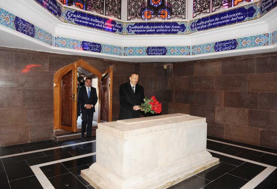 Gəncədə dahi Nizaminin məqbərəsi ətrafında aparılan yenidənqurma işləri ilə tanışlıq
