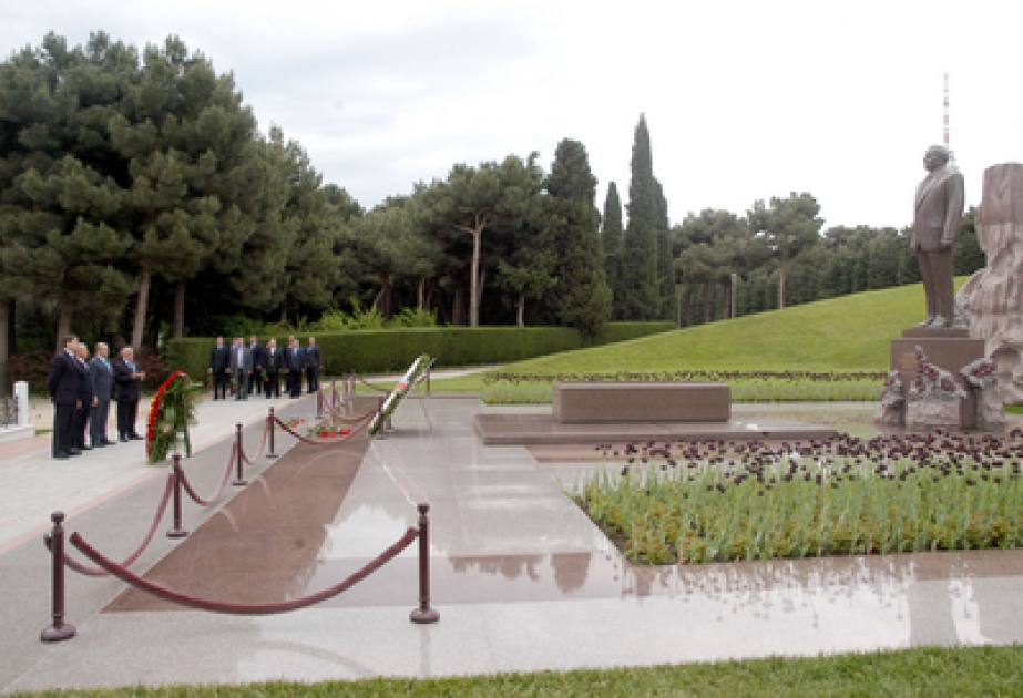 Les Participants du tournoi international de judo ont visité la tombe du leader national Heydar Aliyev et l’Allée des Martyrs