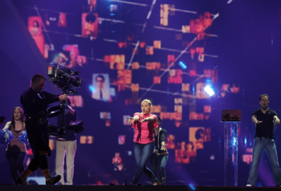 « Allume le feu ! »Valentina Monetta, représentante de San Marino à l’Eurovision – 2012 a débuté sa répétition à « Baku Crystal Hall »